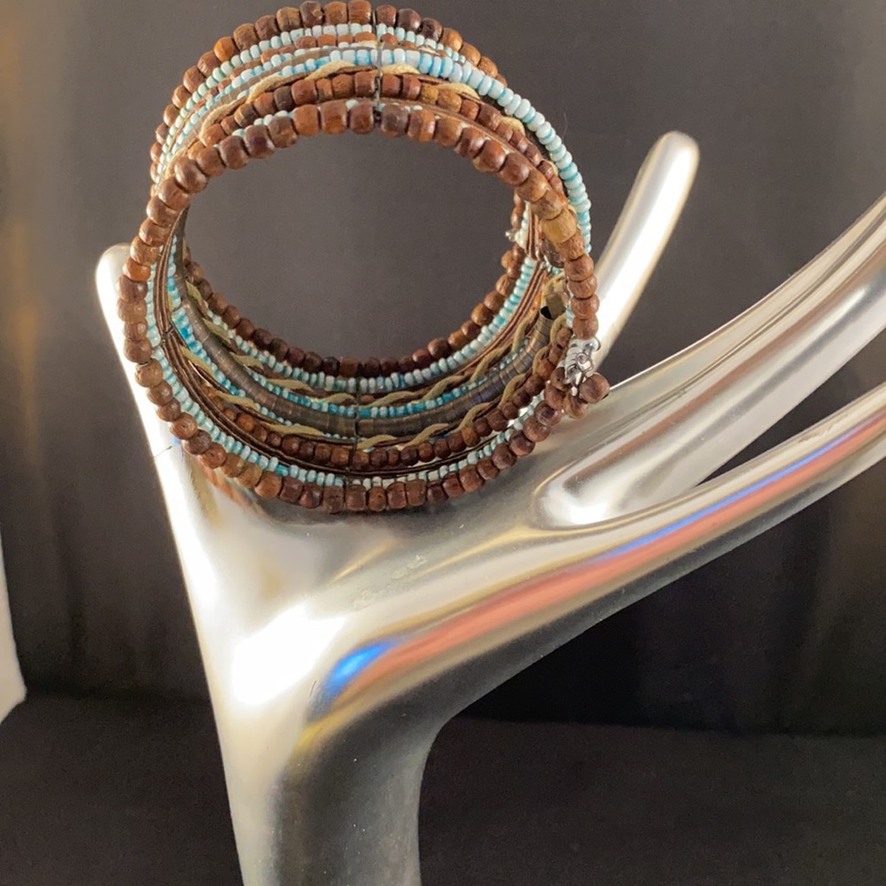 Wood & Bead 17 strand - Picture 2 of 4